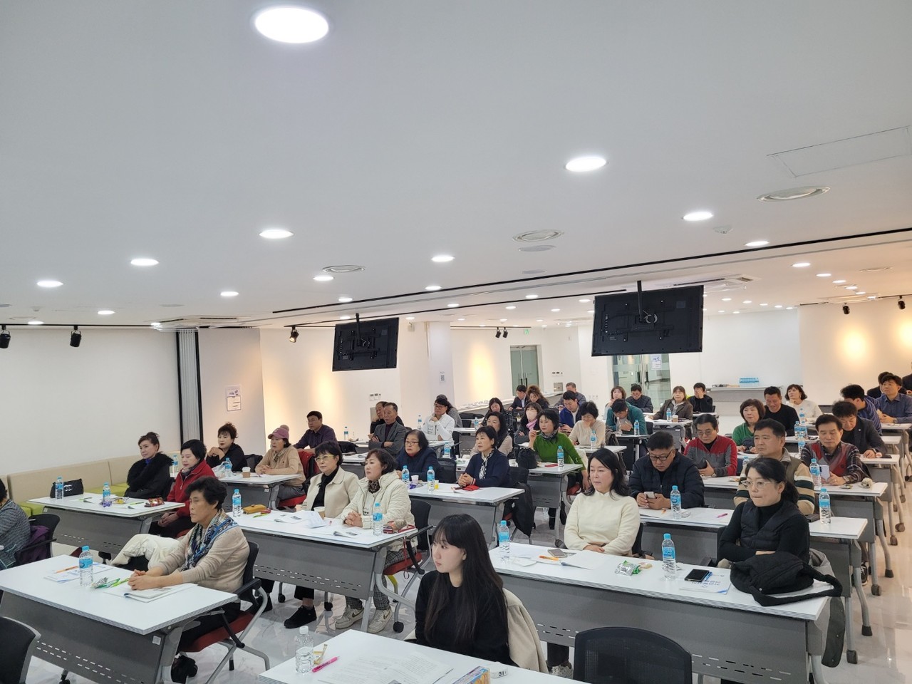 25일 한국효문화진흥원 드림홀에서 ‘2025년 하반기 자원봉사자 전문화교육’이 진행되고 있다. (사진제공=한국법무보호복지공단 대전지부)