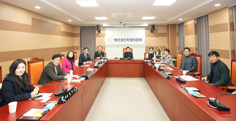 제263회 제2차 정례회 제1차 예산결산특별위원회가 개회 모습(사진제공=아산시의회)