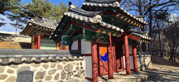 최근 정비를 마친 아름동 소재 '어서각 공원' 전경.(사진제공=상병헌 의원실)