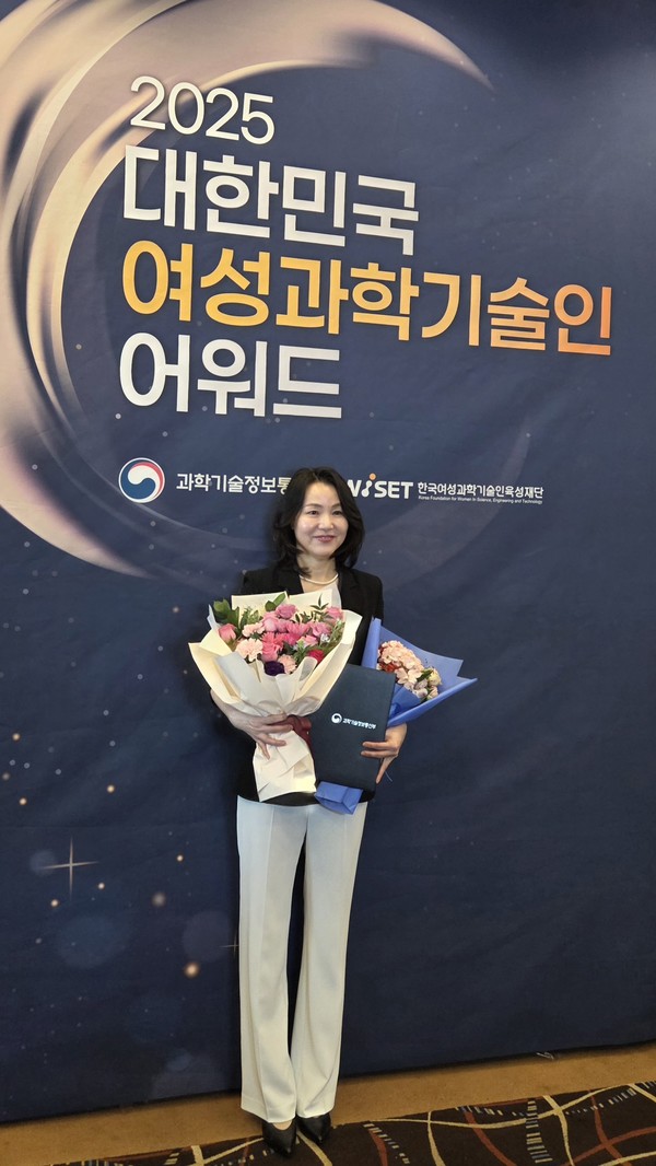 올해의 멘토 수상자 - 황일선 박사.(사진제공=국립해양생물자원관)