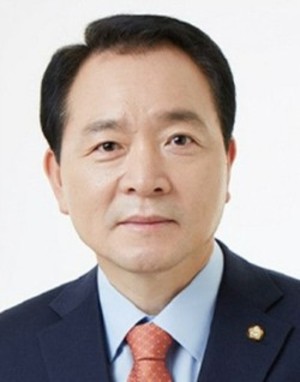 성일종 의원"이재명 정부의 <b>국방정책 점검</b> 백서 발간...국회의원 전원에...