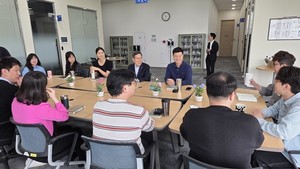 한국기술교육대 '총장과 함께 공감 한잔' 직원 소통 강화 - 뉴스 썸네일 이미지