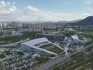 충남도, 폭염 취약 <b>노인</b> 냉방용품 긴급 지원
