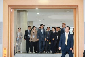 한성숙 총리·이소영 중기부 장관, 대전 창업 현장 찾아 토론회·간담회 - 뉴스 썸네일 이미지
